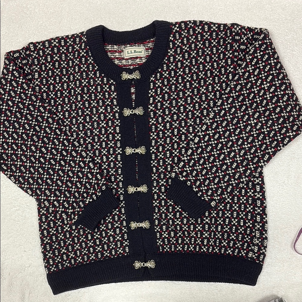 L.L. Bean Blue and White Patterned Nordic aspen fair isle wool Sweater